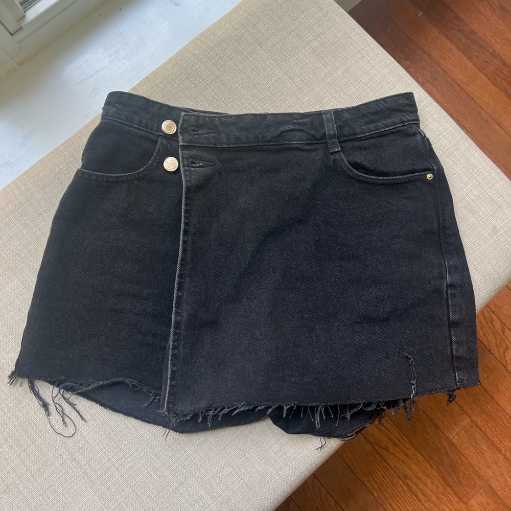 Zara raw hem skort